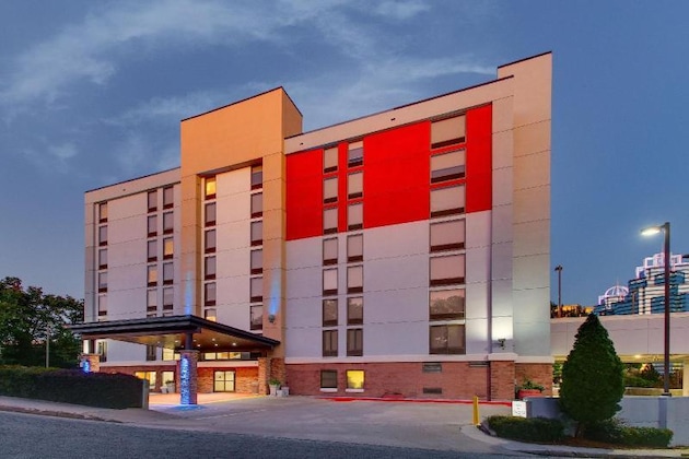 Gallery - Holiday Inn Express & Suites Atlanta N-Perimeter Mall Area By Ihg