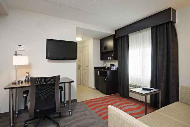 Gallery - Holiday Inn Express & Suites Boston - Cambridge, An Ihg Hotel
