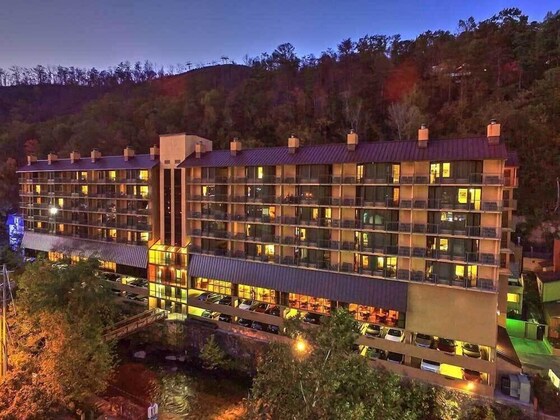 Gallery - Edgewater Hotel - Gatlinburg