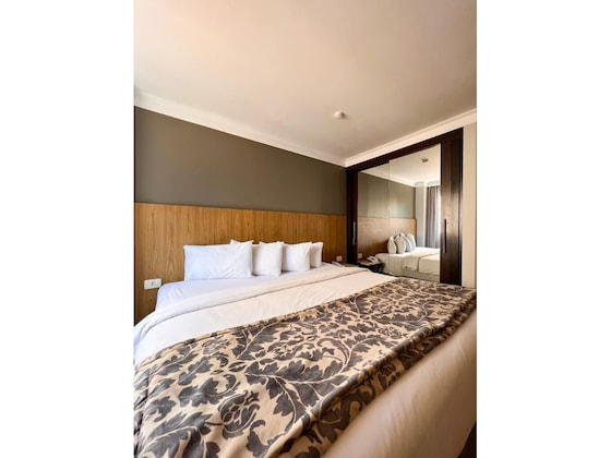 Gallery - Transamerica Prime International Plaza