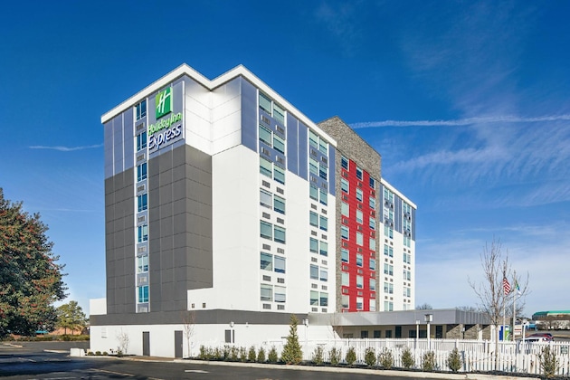Gallery - Holiday Inn Express Richmond - Midtown, an IHG Hotel
