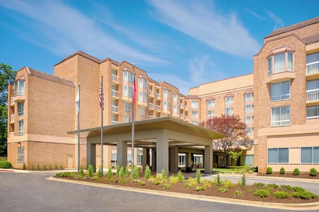 Gallery - Hilton Suites Atlanta Perimeter