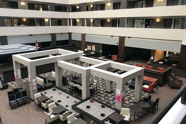 Gallery - Ramada By Wyndham Southfield