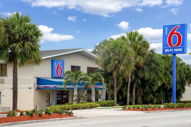 Gallery - Motel 6 Fort Lauderdale