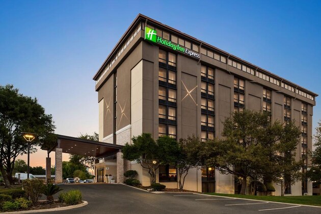 Gallery - Holiday Inn Express San Antonio-Airport