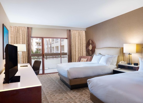 Gallery - Hilton Phoenix Airport