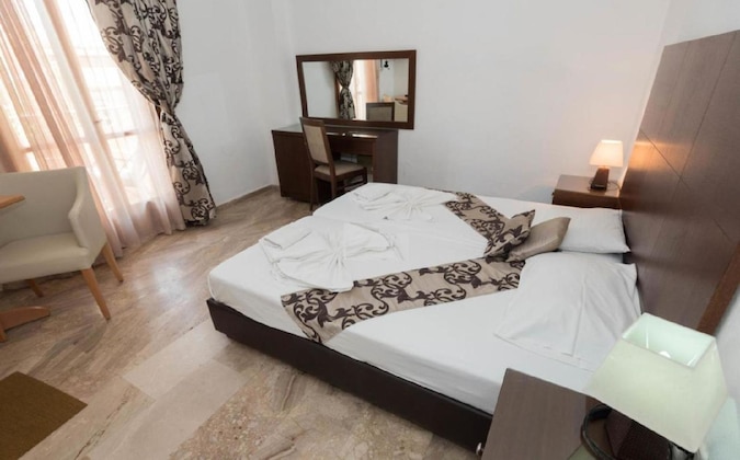 Gallery - Lili Hotel