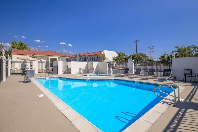 Gallery - Surestay Plus By Best Western Upland Ontario North
