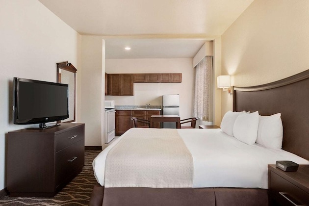 Gallery - Baymont By Wyndham Clute