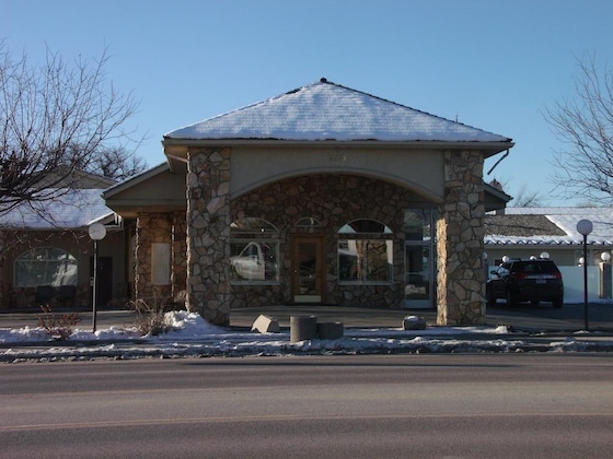 Gallery - Econo Lodge Inn & Suites
