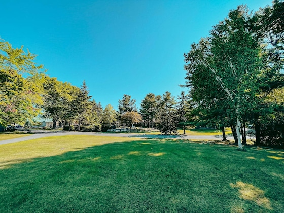 Gallery - Super 8 By Wyndham Gananoque Country Squire Resort