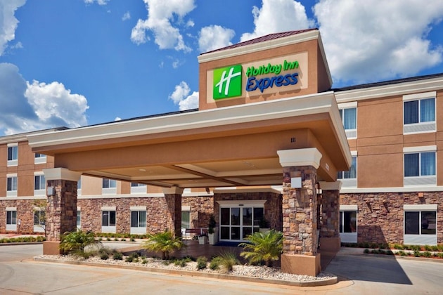Gallery - Holiday Inn Express & Suites Milwaukee Nw – Park Place