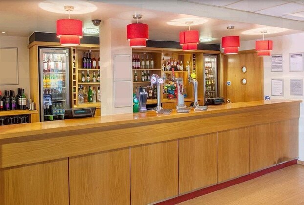 Gallery - Ibis Budget London Heathrow Terminal 5