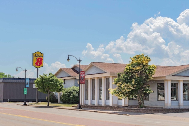 Gallery - Super 8 By Wyndham La Crosse