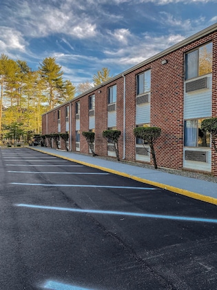 Gallery - Days Inn By Wyndham Brunswick Bath Area