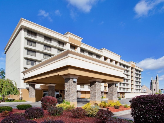 Gallery - Holiday Inn Niagara Falls State Park Entry By Ihg