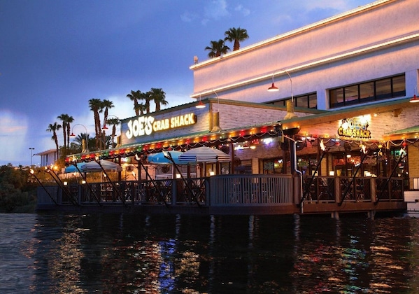 Gallery - Golden Nugget Laughlin