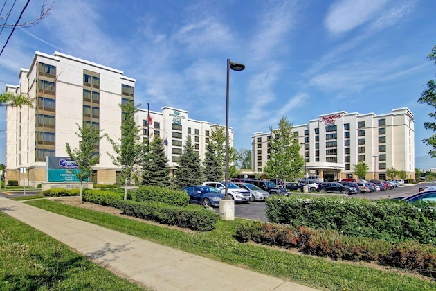 Gallery - Hampton Inn By Hilton Toronto Airport Corporate Centre