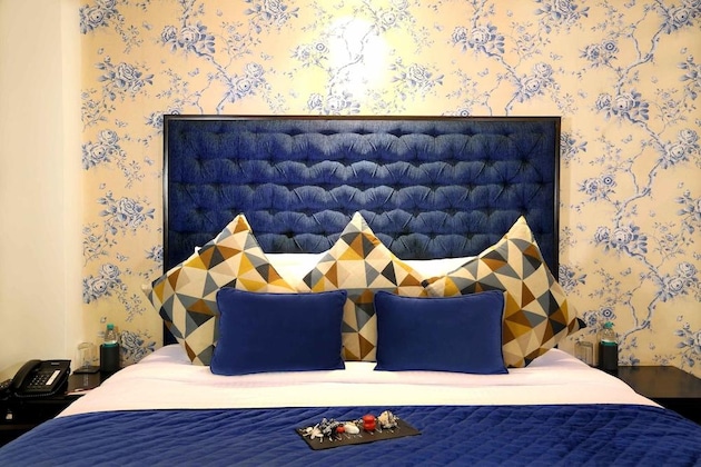Gallery - Mosaic Original, Noida