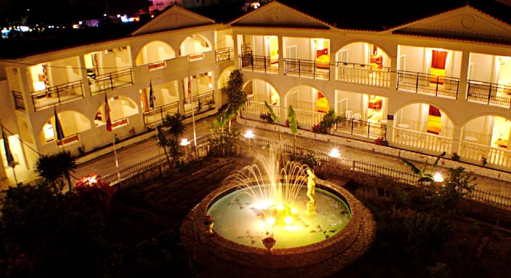 Gallery - Canadian Hotel