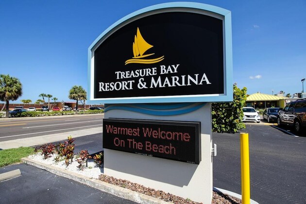 Gallery - Treasure Bay Resort & Marina
