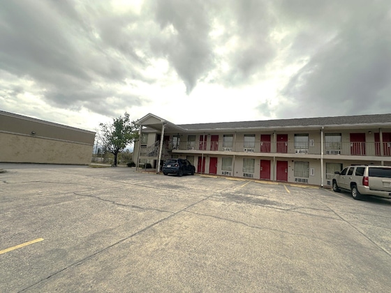 Gallery - Oyo Hotel East Macon I-75