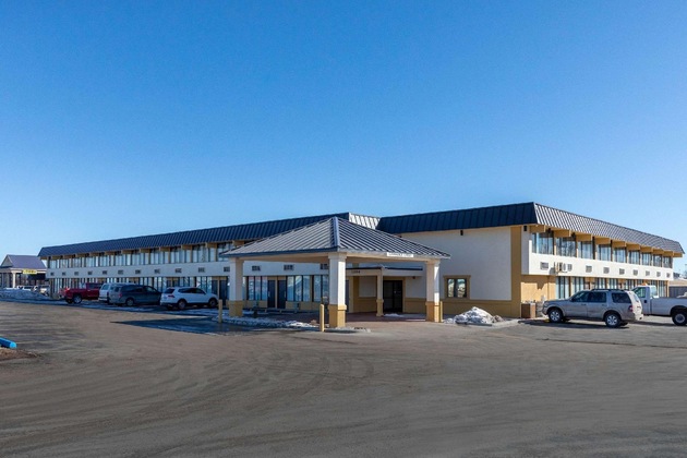 Gallery - Howard Johnson By Wyndham Gillette