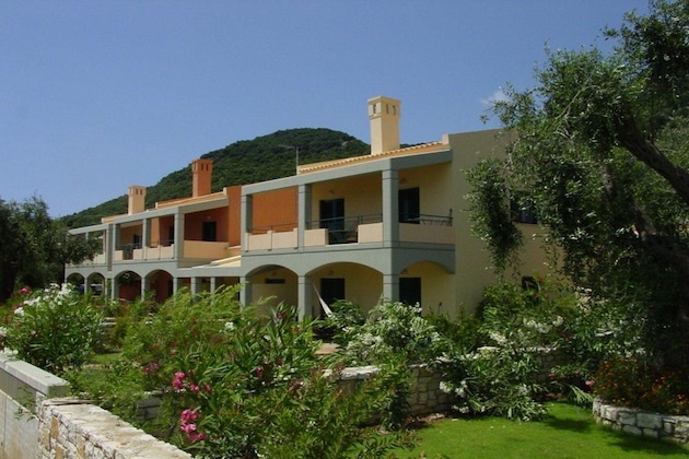 Gallery - La Riviera