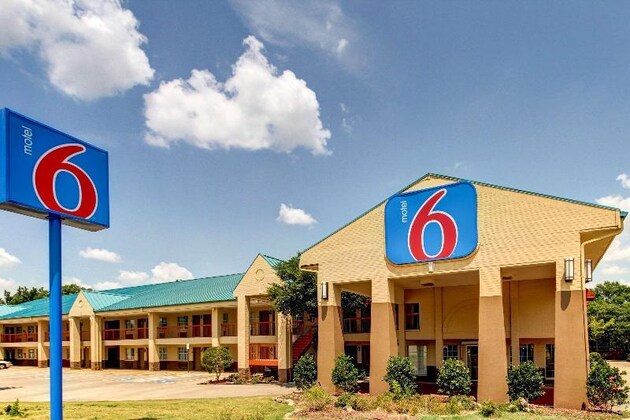 Gallery - Motel 6-Arlington, Tx