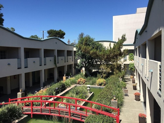 Gallery - Mikado Hotel - Universal Studios Burbank