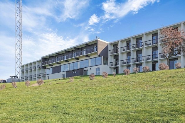 Gallery - Ramada By Wyndham Jordan Beacon Harbourside Resor