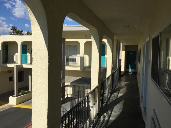 Gallery - Anaheim Executive Inn & Suites