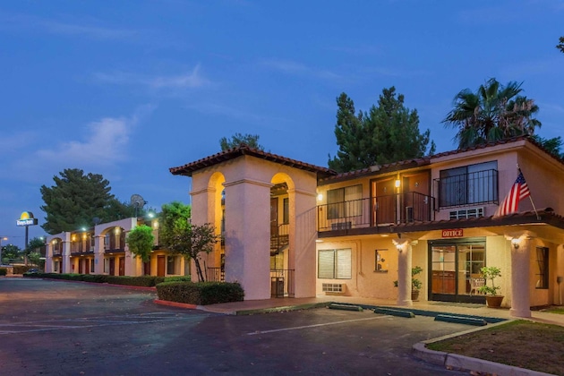 Gallery - Days Inn By Wyndham San Bernardino Redlands