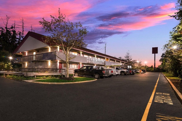 Gallery - Red Roof Inn Salem
