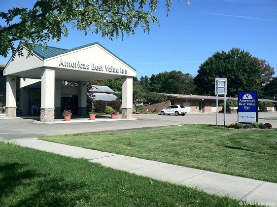 Gallery - Americas Best Value Inn Lodge On The Green