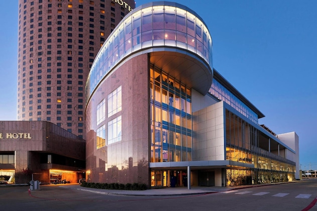 Gallery - Renaissance Dallas Hotel