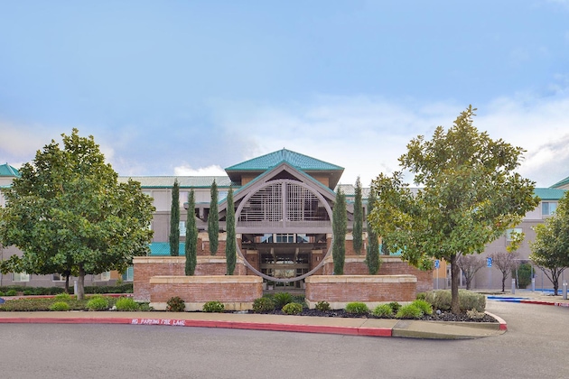 Gallery - Holiday Inn Express & Suites Elk Grove Central - Hwy 99 By Ihg
