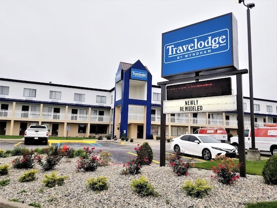 Gallery - Travelodge By Wyndham Fort Wayne North (Ex Super 8)