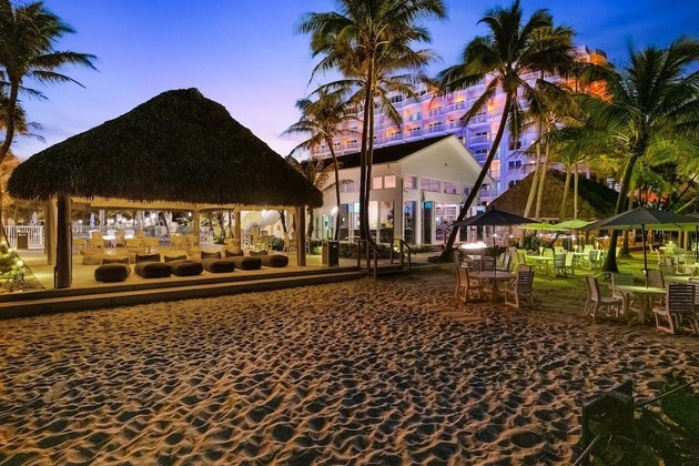 Gallery - Beachcomber Resort & Club