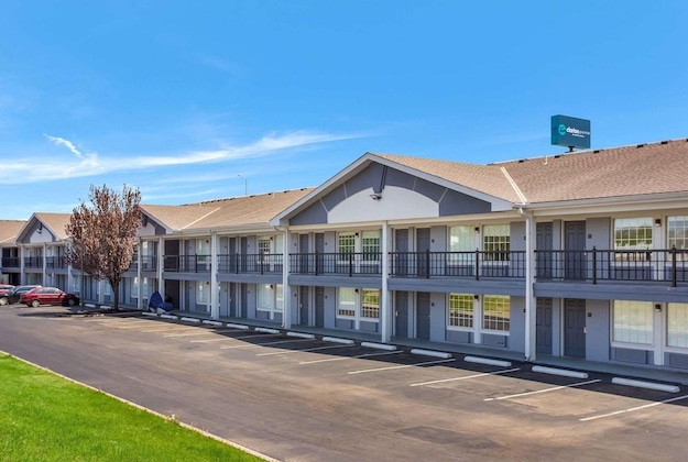 Gallery - Clear View Inn Independence