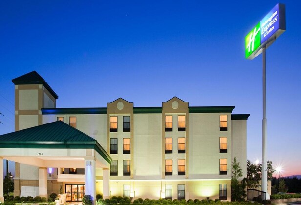 Gallery - Holiday Inn Express Fort Bragg, An Ihg Hotel