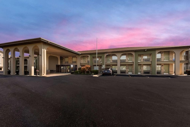 Gallery - Best Western Executive Inn
