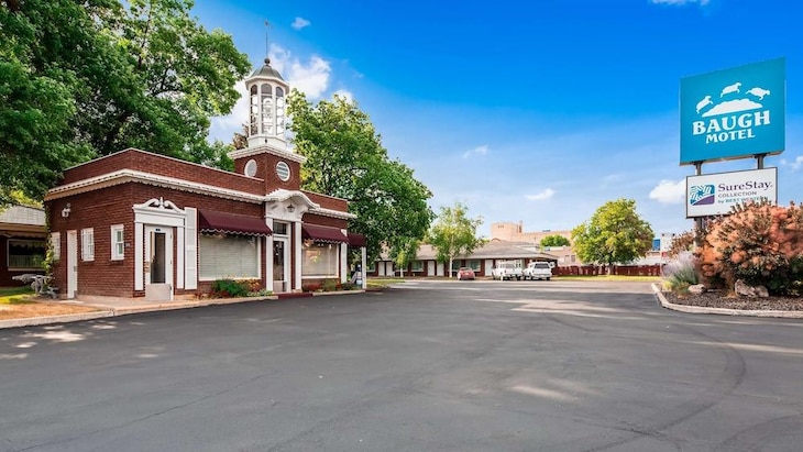 Gallery - Surestay Collection By Best Western Baugh Motel