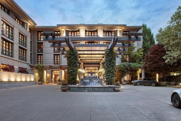 Gallery - Bellevue Club Hotel