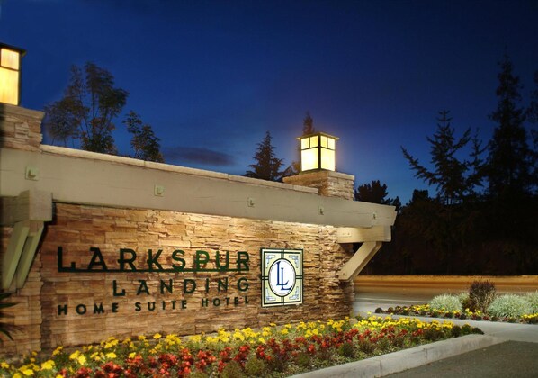Gallery - Larkspur Landing Bellevue - An All-Suite Hotel