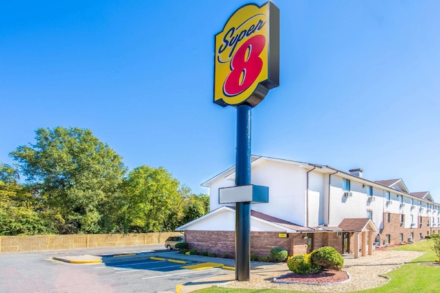 Gallery - Super 8 By Wyndham Richmond Broad Street