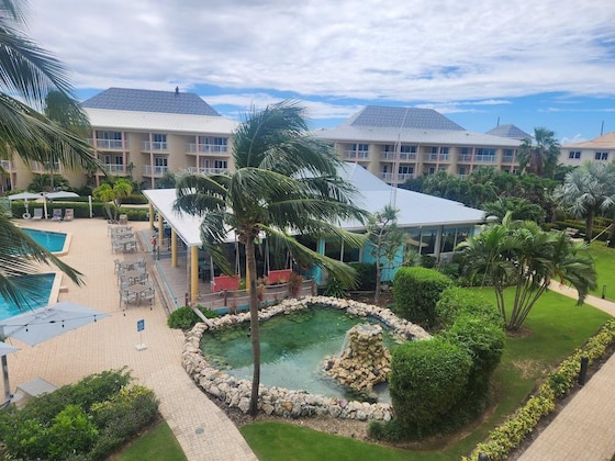 Gallery - Grand Caymanian Resort
