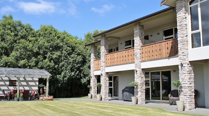 Gallery - Chalet Eiger Lodge