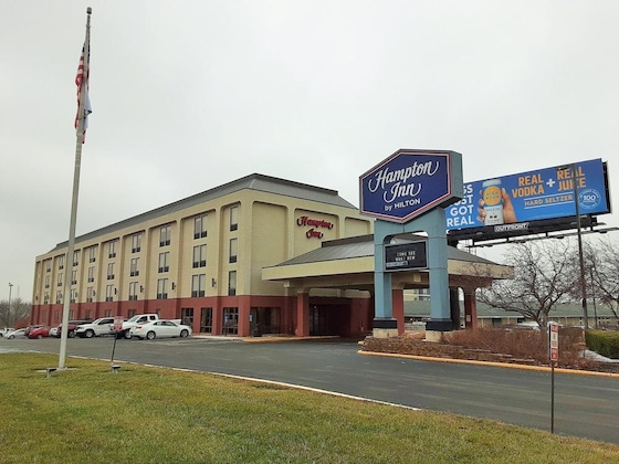 Gallery - Hampton Inn St. Louis Westport