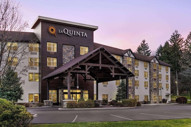 Gallery - La Quinta Inn & Suites By Wyndham Lake George